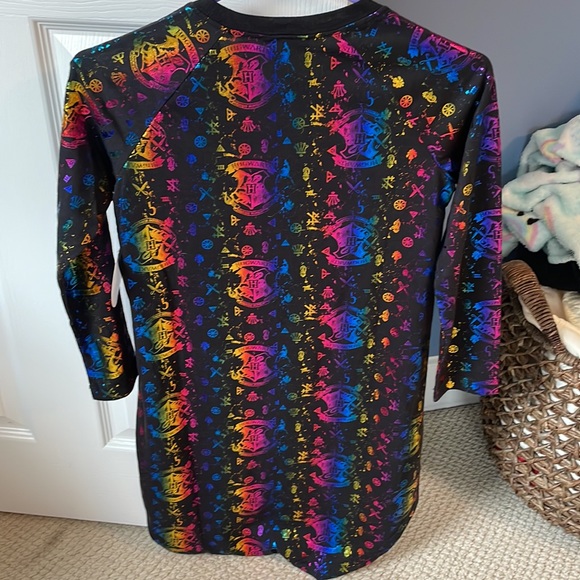 NWT: Harry Potter Hogwarts 10/12 iridescent top - Picture 3 of 6